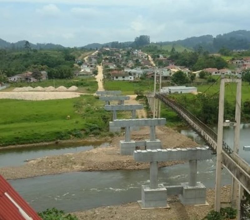 ponte-da-uniao-em-braco-do-norte-ja-esta-liberada-para-pedestres-1