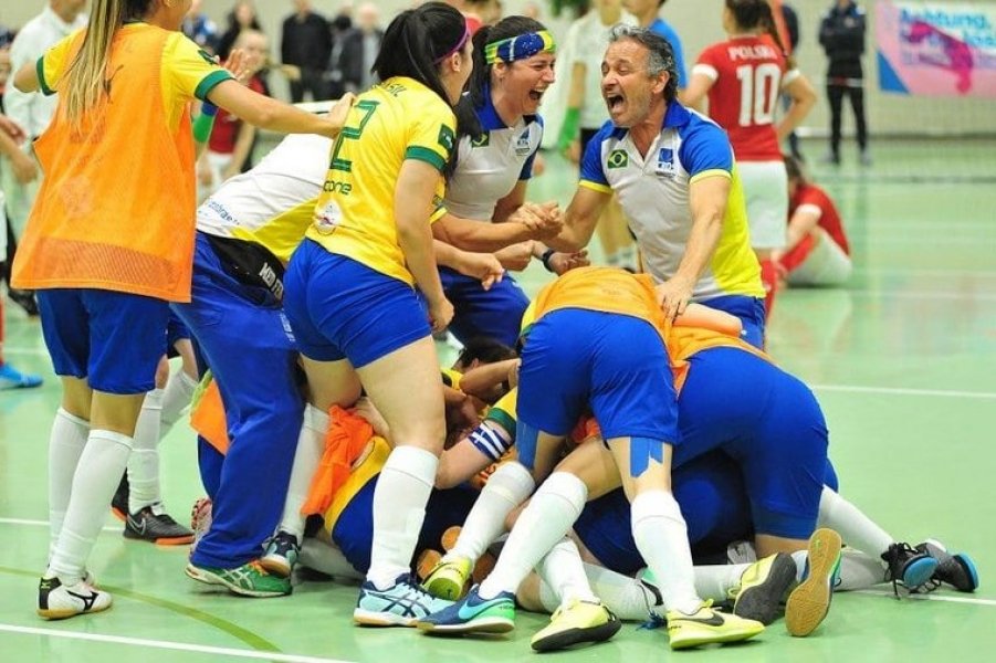 selecao-feminina-de-futsal-de-surdos-conquista-o-titulo-mundial-na-suica-1