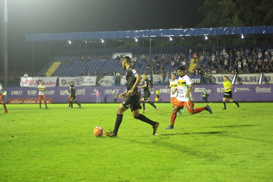 tubarao-vence-o-brusque-no-primeiro-jogo-da-semifinal-da-copa-santa-catarina-1