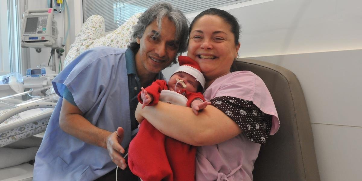 bebes-sao-vestidos-de-papai-noel-em-uti-de-hospital-em-porto-alegre-1