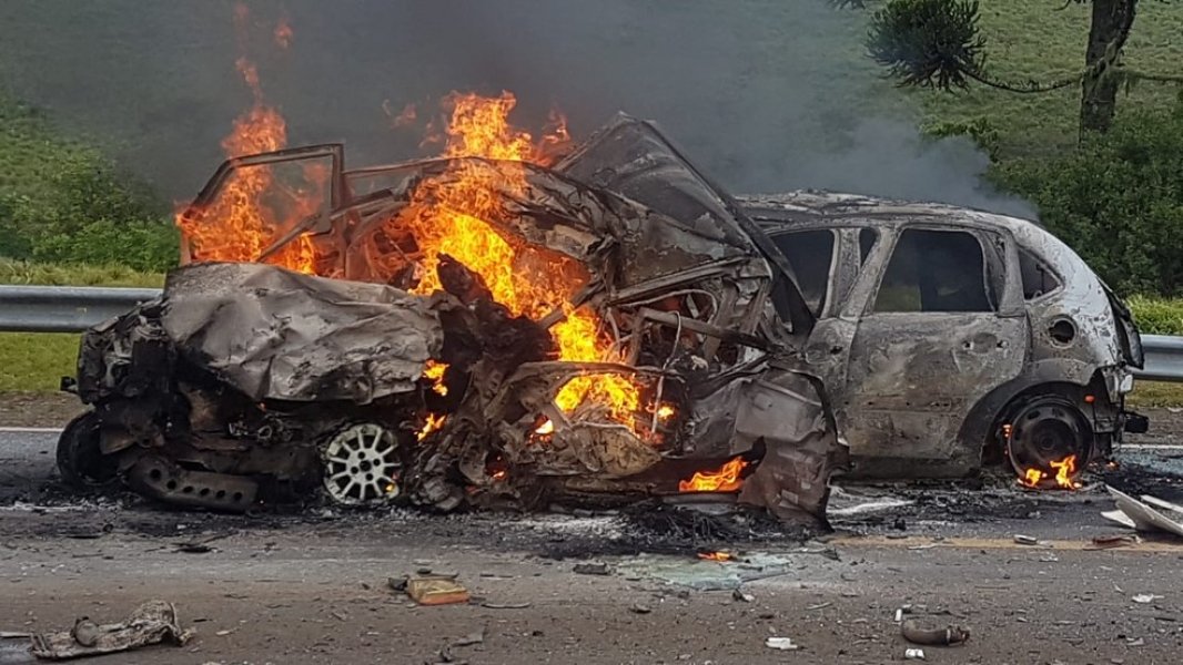 em-24-horas-acidentes-em-rodovias-federais-somam-pelo-menos-10-mortes-em-sc-0