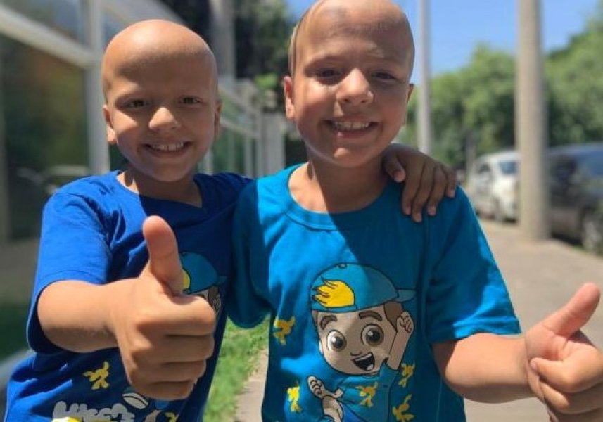 gemeo-raspa-cabelos-pra-dar-forca-e-parecer-com-o-irmao-com-cancer-1