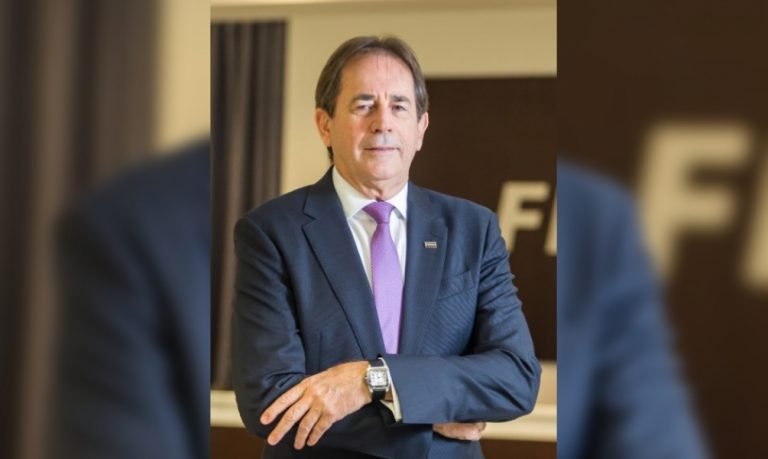 Indústria impulsiona pleno emprego em SC
