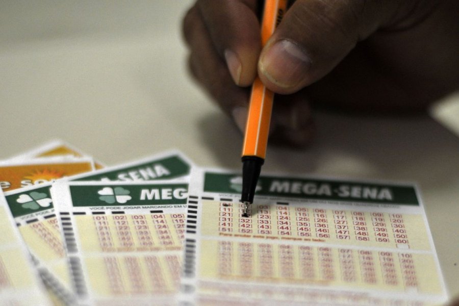 mega-sena-acumula-e-deve-pagar-r-300-milhoes-no-dia-31-1