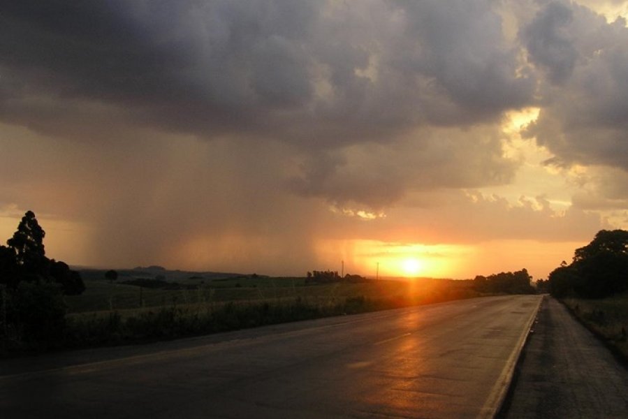 semana-inicia-com-pancadas-de-chuva-de-verao-em-sc-1