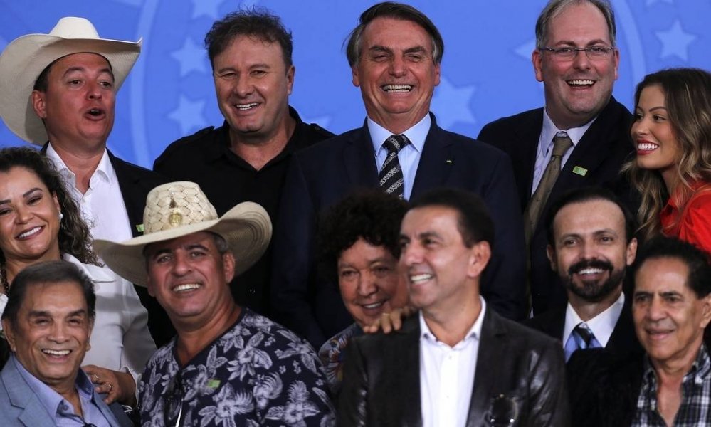 bolsonaro-encontra-sertanejos-dede-santana-e-ouve-pedido-pelo-fim-da-meia-entrada-1