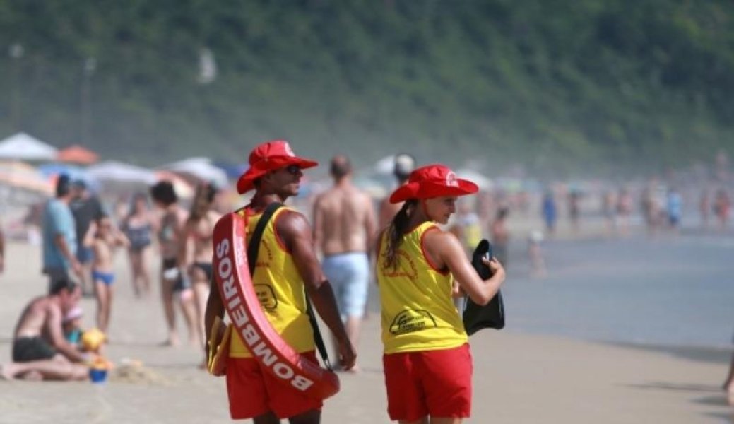bombeiros-estudam-aumento-do-periodo-de-monitoramento-nas-praias-1
