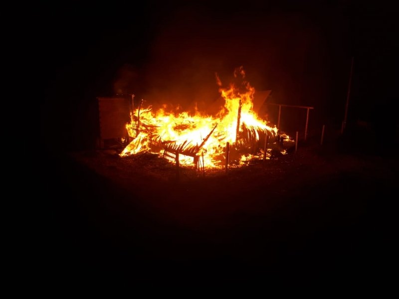 campanha-pede-ajuda-para-casal-que-perdeu-casa-em-incendio-em-jaguaruna-1