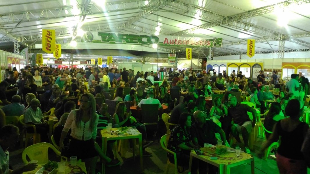 dinheiro-arrecadado-em-festiva-sera-destinado-a-6-entidades-de-imbituba-1