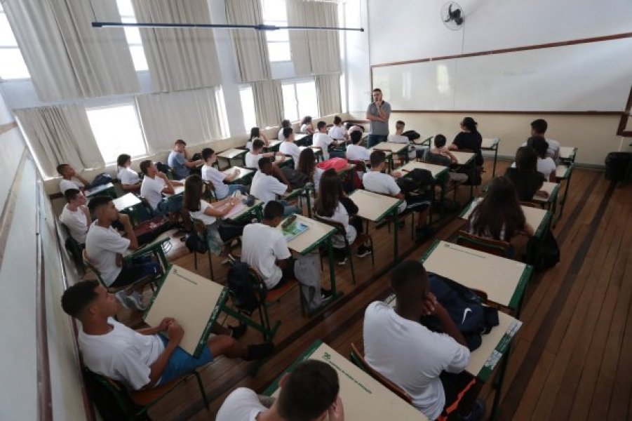 educacao-inicia-chamada-de-professores-temporarios-para-rede-estadual-de-ensino-1 Foto: Mauricio Vieira / Secom