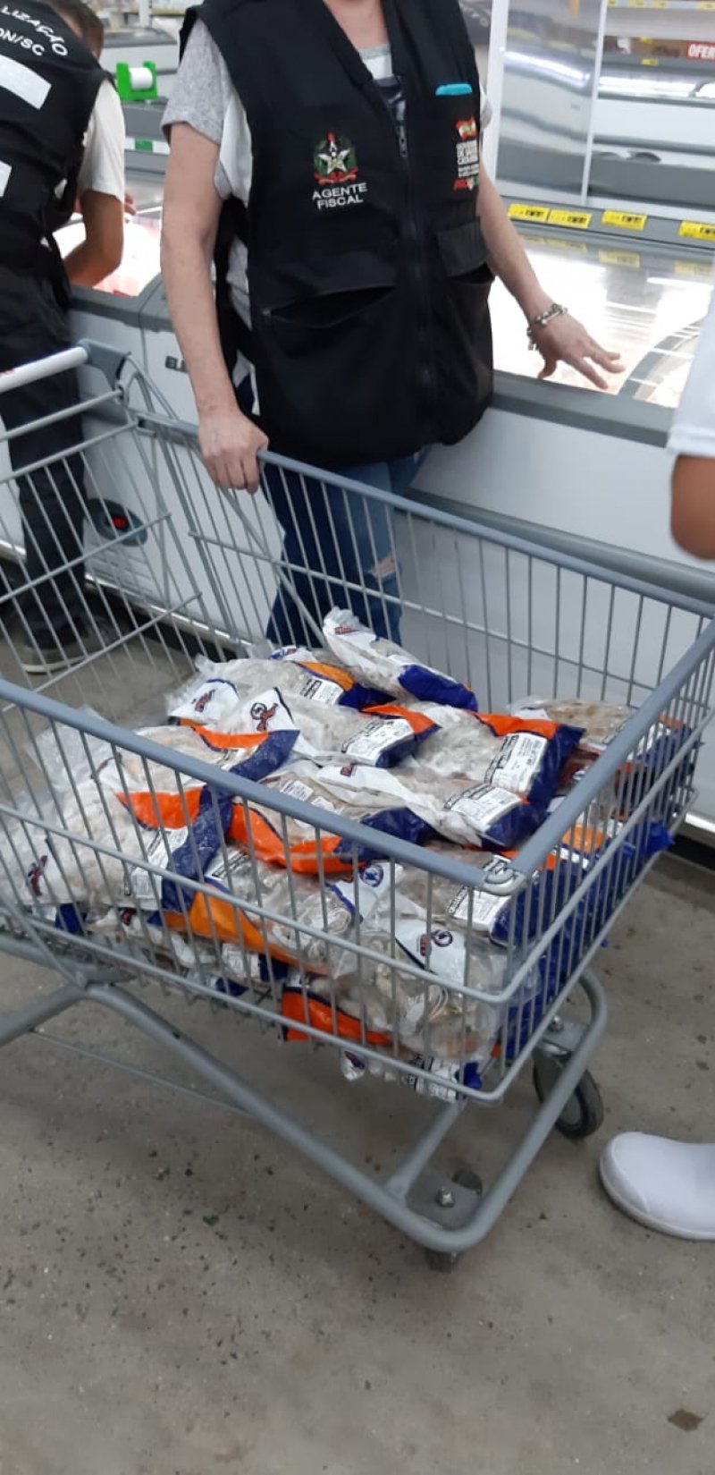 em-imbituba-estabelecimentos-sao-notificados-por-venda-de-mercadorias-mal-refrigeradas-0