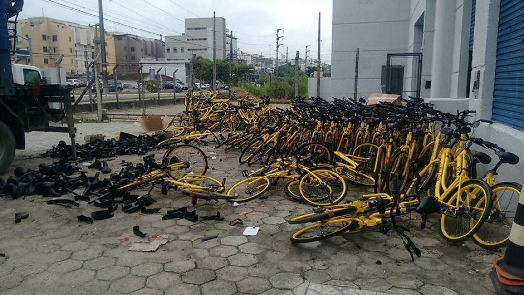 empresa-joga-no-lixo-bicicletas-que-circulavam-em-florianopolis-1