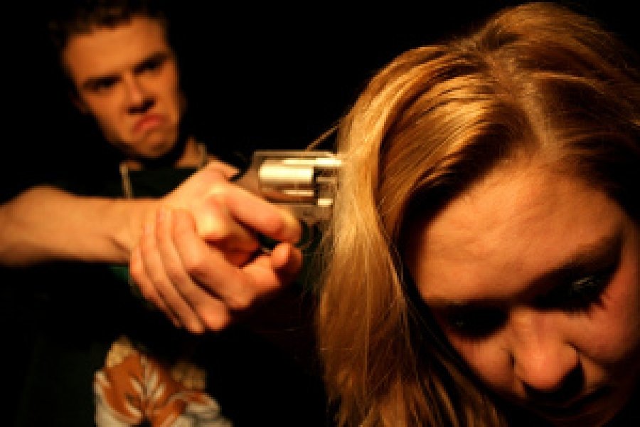 jaguaruna-mulher-e-ameacada-pelo-companheiro-com-uma-arma-de-fogo-1