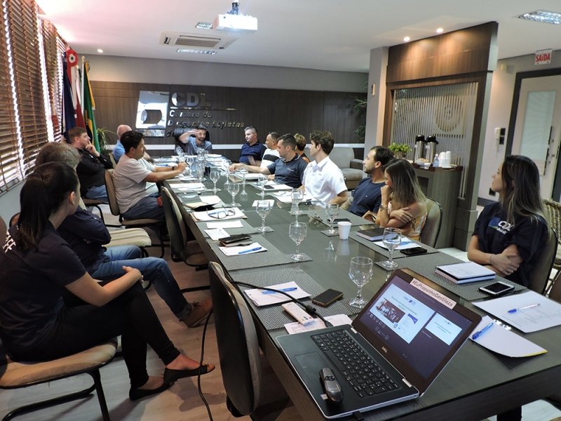 nova-diretoria-da-cdl-teve-sua-primeira-reuniao-e-natal-entra-em-pauta-0