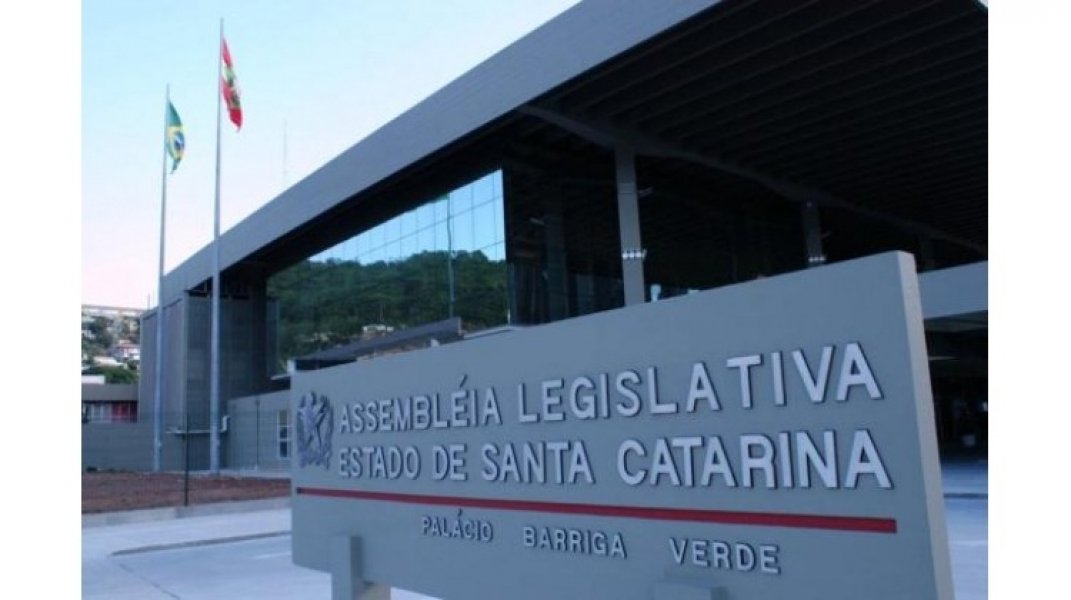 pedido-de-impeachment-de-carlos-moises-e-encaminhado-a-alesc-1