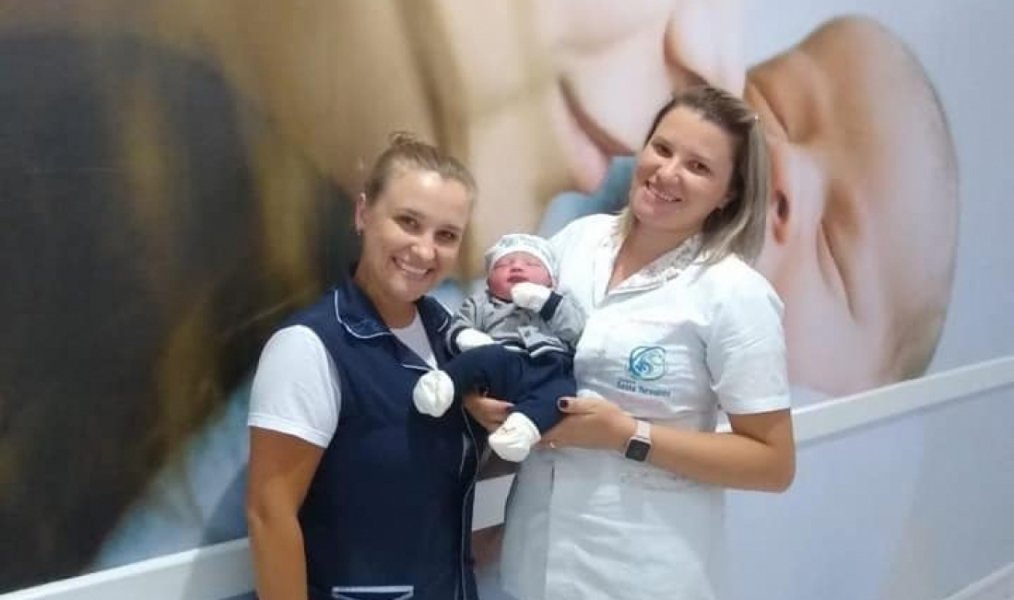 primeiro-bebe-a-nascer-em-hospital-de-braco-do-norte-em-2020-e-um-menino-1