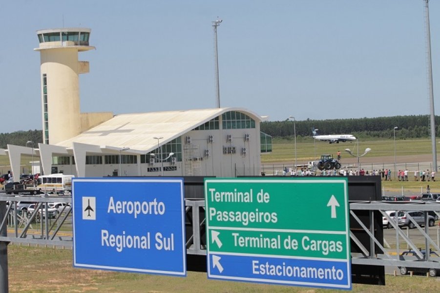 aeroporto-de-jaguaruna-empresario-e-flagrado-ao-tentar-embarcar-com-revolver-na-mala-1