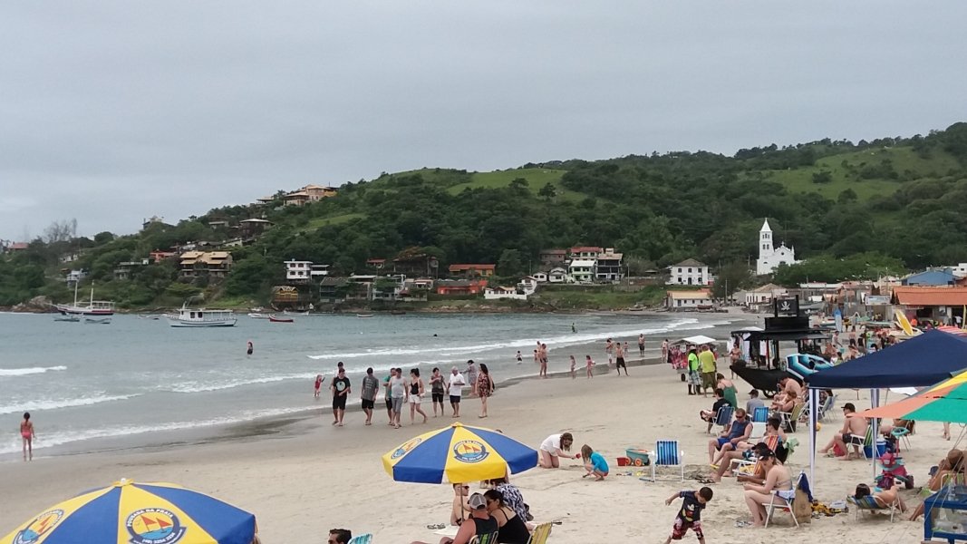 balneabilidade-praia-de-garopaba-permanece-com-1-ponto-improprio-para-banho-1