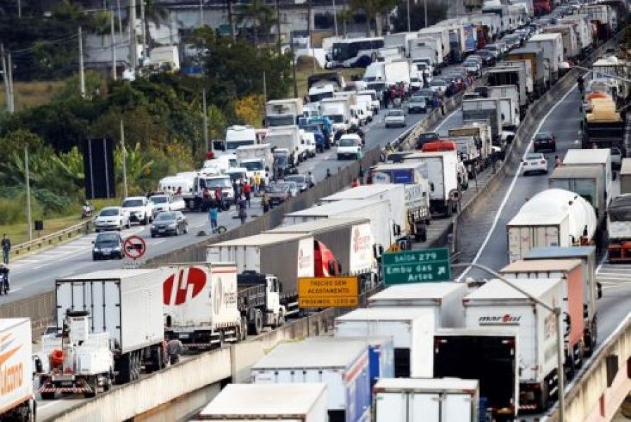 caminhoneiros-ameacam-paralisacao-nesta-quarta-feira-1