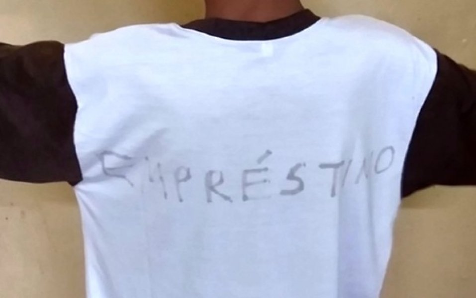 escola-estadual-obriga-aluno-sem-uniforme-a-usar-camiseta-escrito-emprestimo-1