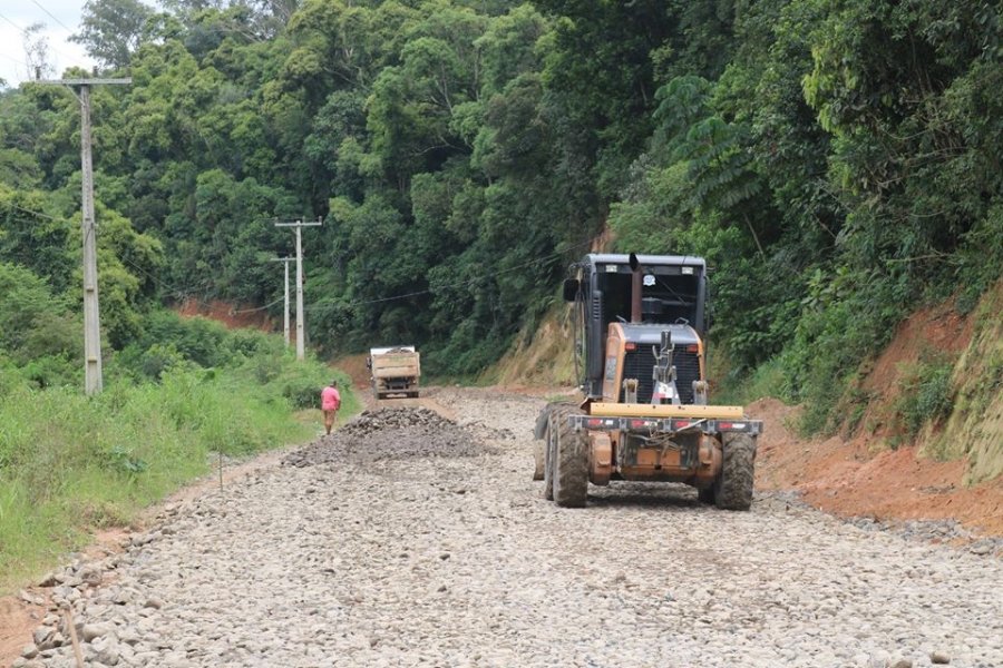 estrada-rural-em-orleans-e-interditada-para-obras-de-pavimentacao-1