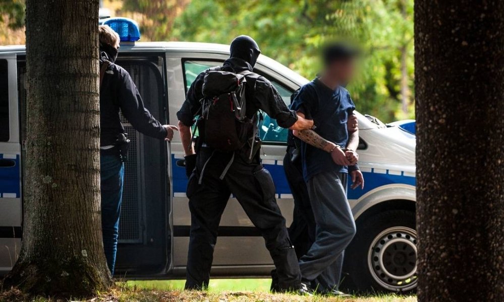 grupo-de-extrema-direita-e-suspeito-de-preparar-atentados-na-alemanha-1