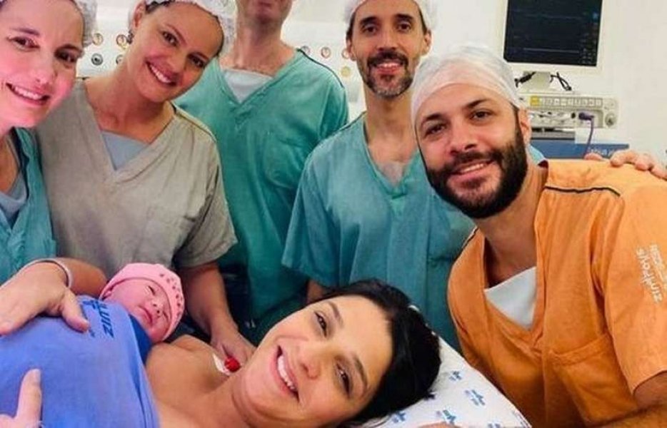 mae-de-isabella-nardoni-ana-carolina-oliveira-da-a-luz-uma-menina-1