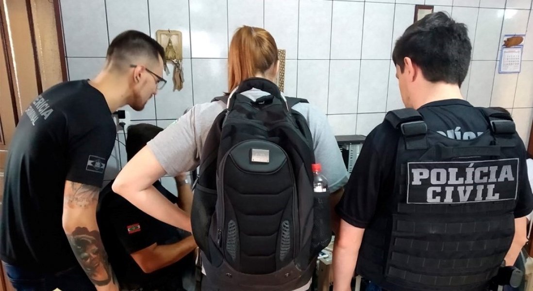 mandado-e-cumprido-em-imbituba-em-operacao-internacional-contra-pedofilia-1