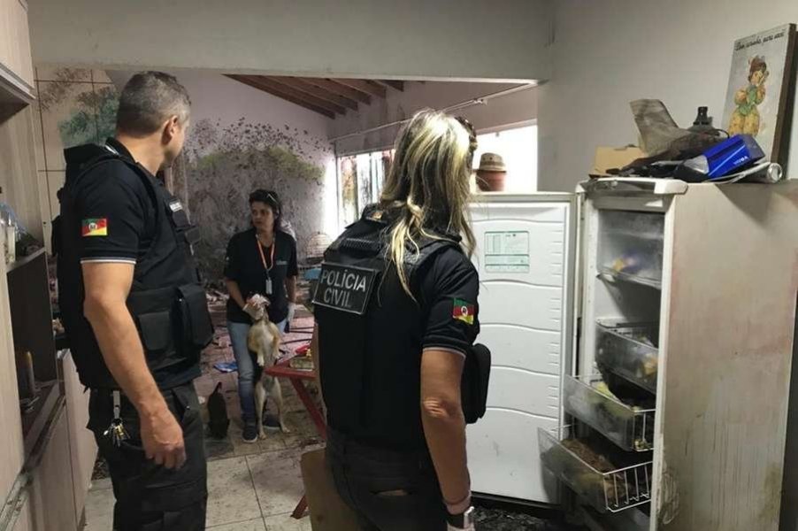 policia-resgata-animais-de-local-onde-dono-mantinha-caes-congelados-em-imbe-rs-1