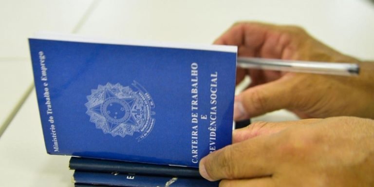 Economia anuncia R$ 10 bilhões para complementar renda de trabalhador