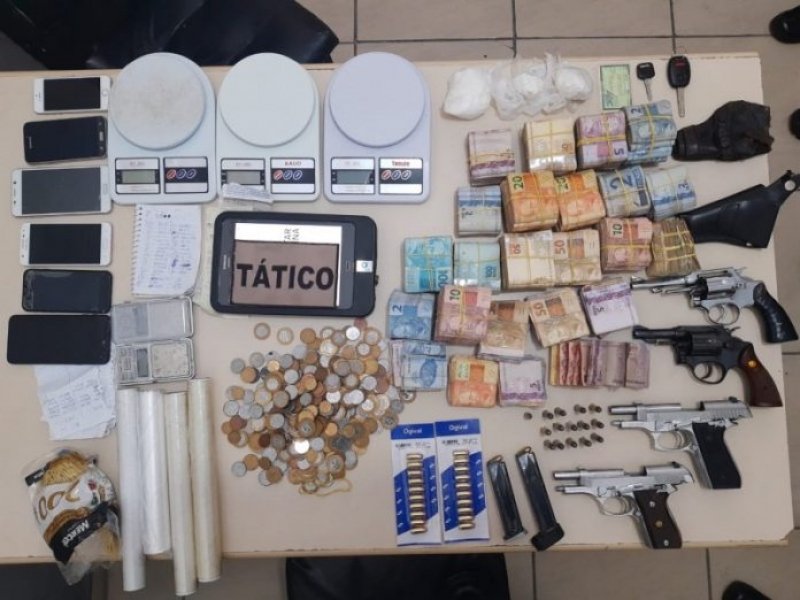 em-criciuma-policia-militar-apreende-66-mil-reais-1