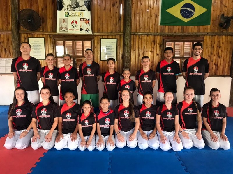 equipe-de-karate-de-tubarao-busca-podios-em-dois-eventos-nacionais-1