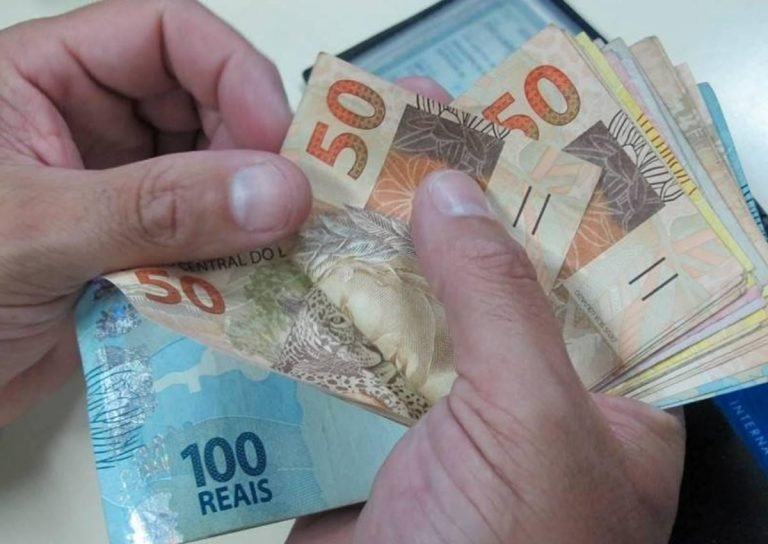 Maioria dos tubaronenses tem salário de março garantido, mas próximos meses são incertos Maioria dos tubaronenses tem salário de março garantido, mas próximos meses são incertos