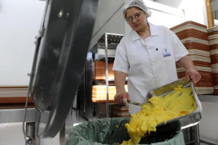 pao-nosso-de-cada-dia-brasil-joga-quase-50-mil-toneladas-de-alimentos-no-lixo-todos-os-dias-1