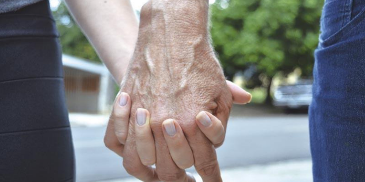 preconceito-nao-derruba-pensao-deixada-por-homem-de-89-anos-para-mulher-de-35-1