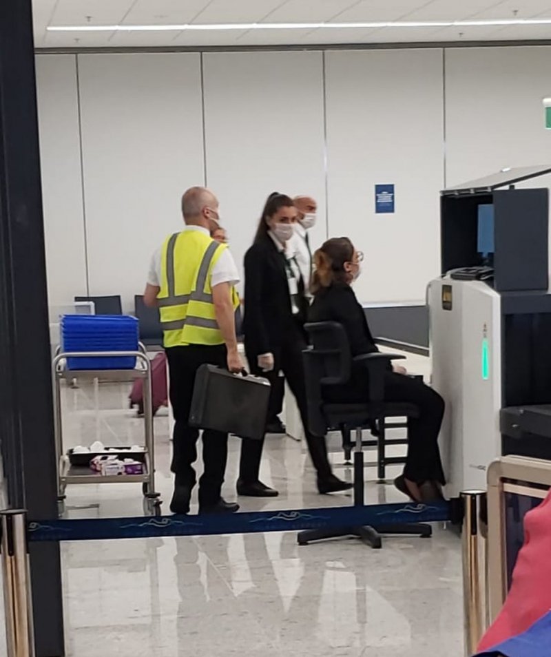 sc-registra-43-casos-suspeitos-de-novo-coronavirus-1 Passageiros no aeroporto de Florianópolis. Foto: Divulgação/Internet