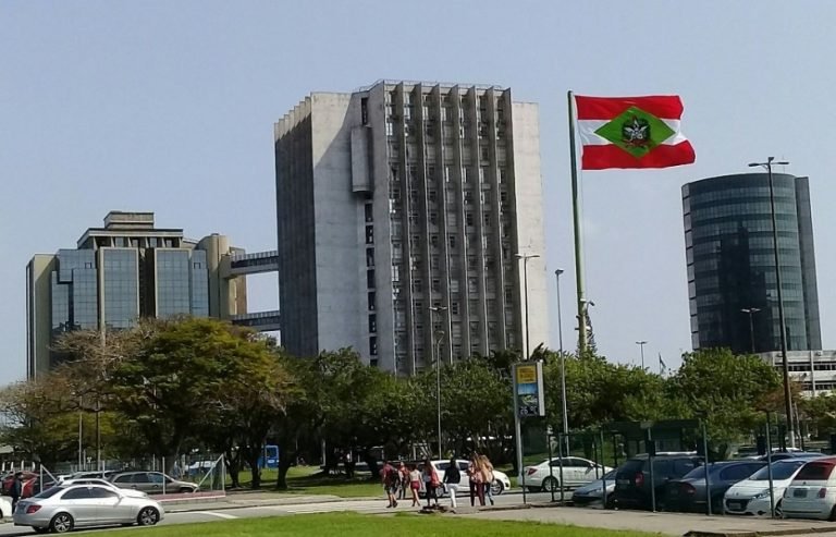 Covid-19: termina hoje prazo para responder formulário de identificação de riscos Covid-19: termina hoje prazo para responder formulário de identificação de riscos
