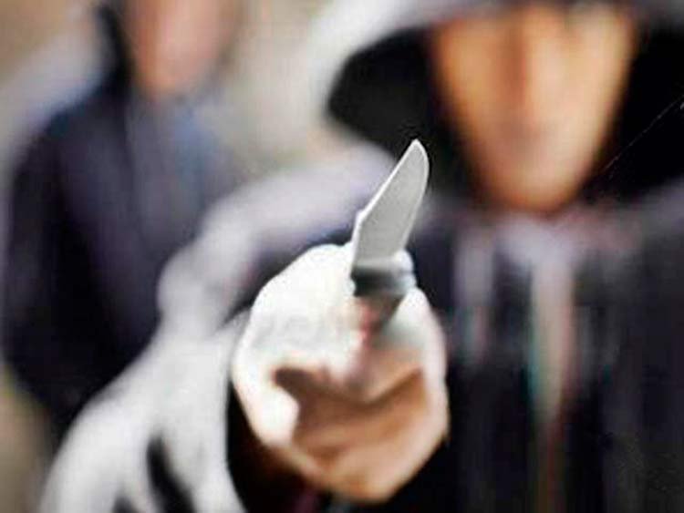 Bandidos invadem posto de gasolina de Tubarão e prendem frentista no banheiro Bandidos invadem posto de gasolina de Tubarão e prendem frentista no banheiro