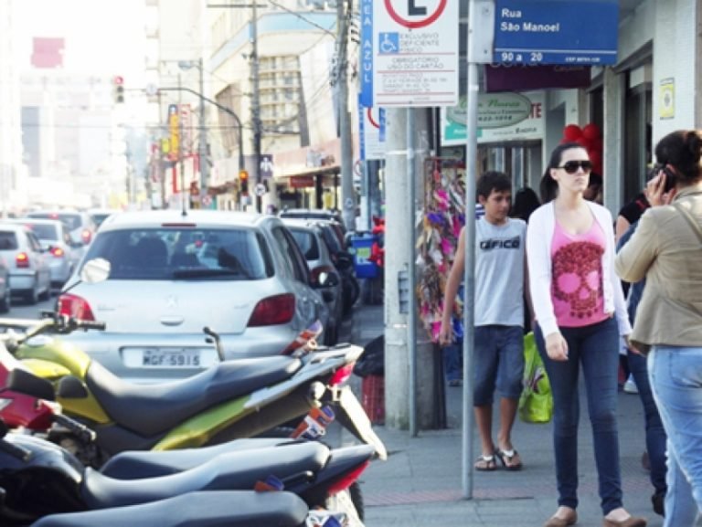 Comércio de rua em Tubarão vai funcionar no feriado de Tiradentes, próxima terça-feira