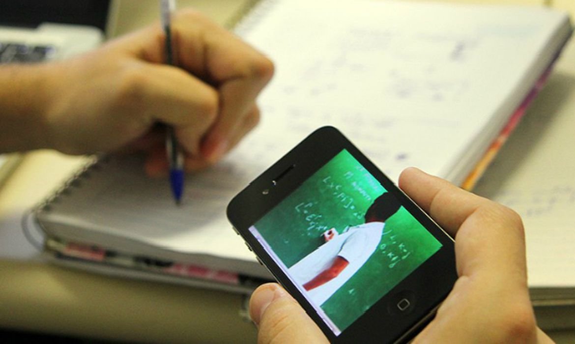 Conselho Nacional de Educação vota nesta terça diretrizes para reorganizar o calendário escolar