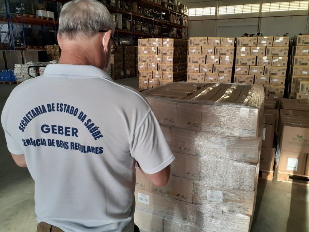Coronavírus em SC Estado distribui 20 mil testes rápidos, 3 milhões de pares de luvas e 50 mil máscaras