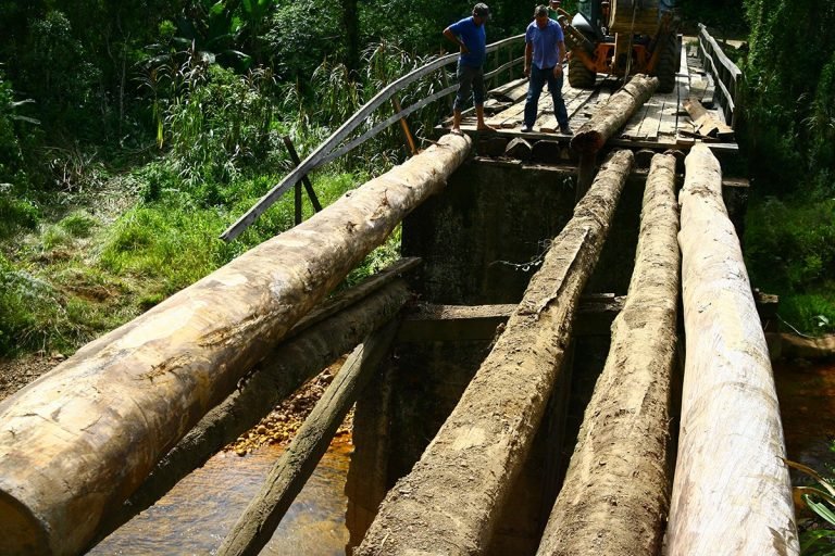 Governo de Lauro Müller faz melhorias na ponte do KM-107