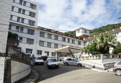 Hospital de Laguna aguarda confirmação do Governo do Estado para criar leitos de UTI e atender pacientes com coronavírus Hospital de Laguna aguarda confirmação do Governo do Estado para criar leitos de UTI e atender pacientes com coronavírus