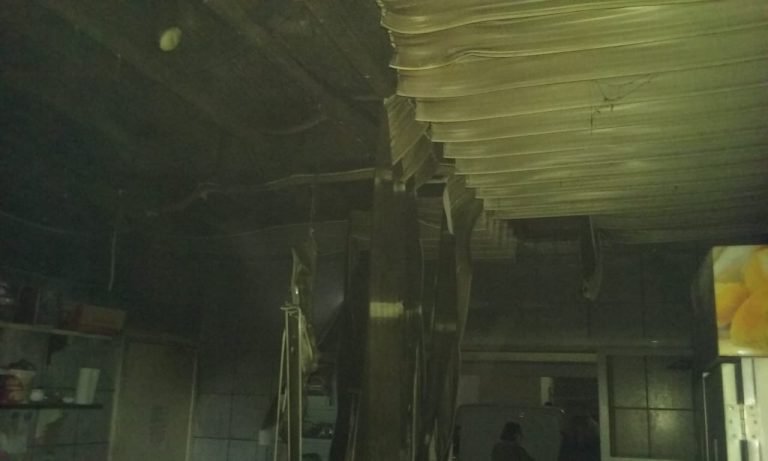 Incêndio destrói parte de uma padaria em Grão-Pará