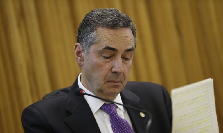 Ministro suspende veiculação de campanha contra medidas de distanciamento social