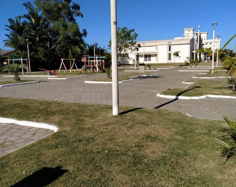 Em Imbituba: força tarefa limpa dez praças em três dias