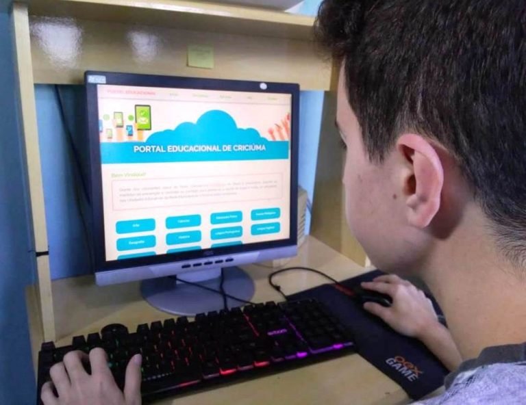 Prefeitura de Criciúma cria plataforma interativa de educação para alunos não ficarem sem aula durante a quarentena Prefeitura de Criciúma cria plataforma interativa de educação para alunos não ficarem sem aula durante a quarentena