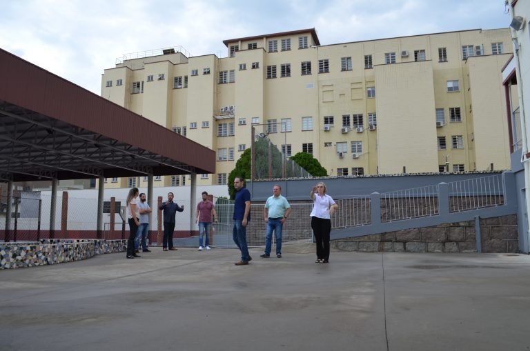 Prefeitura de Tubarão estuda criar hospital de campanha para atender pacientes com coronavírus Prefeitura de Tubarão estuda criar hospital de campanha para atender pacientes com coronavírus
