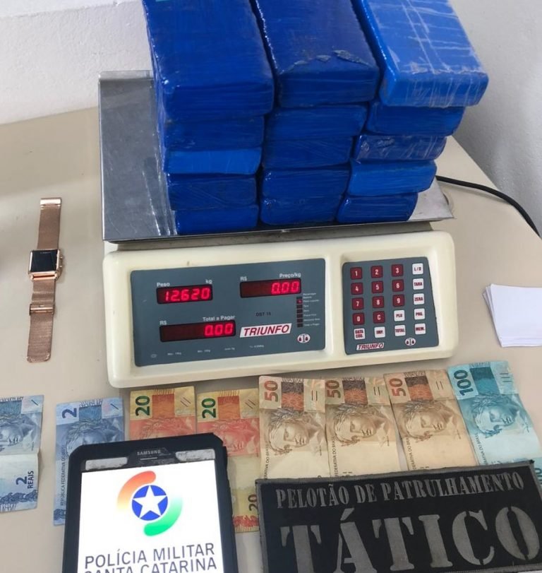 Tráfico: PM de Tubarão apreende 12 quilos de maconha