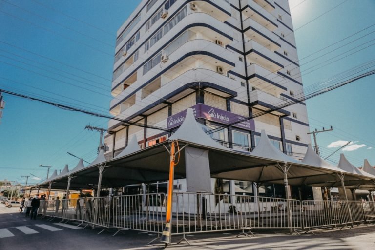 Estrutura para ajudar nos atendimentos ao auxílio emergencial é instalada em Içara